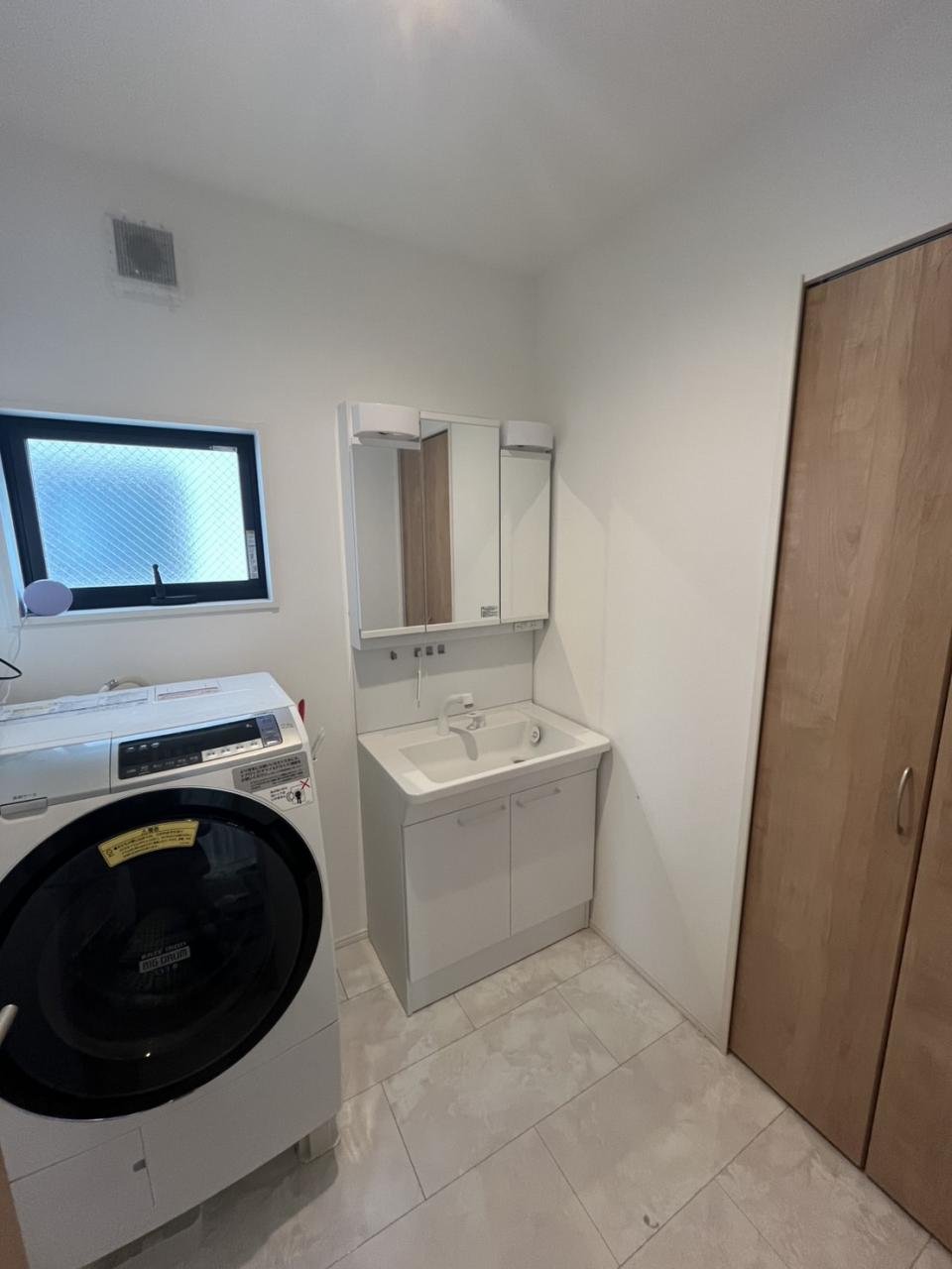 ���̼��˼�Ǽ���Ĥ��Ƥ���Τǡ��Х���������ݽ��Ѷ���Ǽ�Ǥ��ޤ���