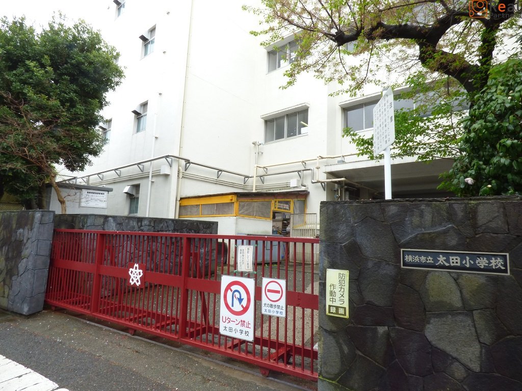 ���ͻ�Ω���ľ��ع� ����4ʬ�� 300m