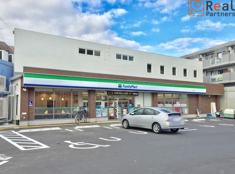 �ե��ߥ꡼�ޡ��Ȥ�������Ź ����4ʬ�� 310m