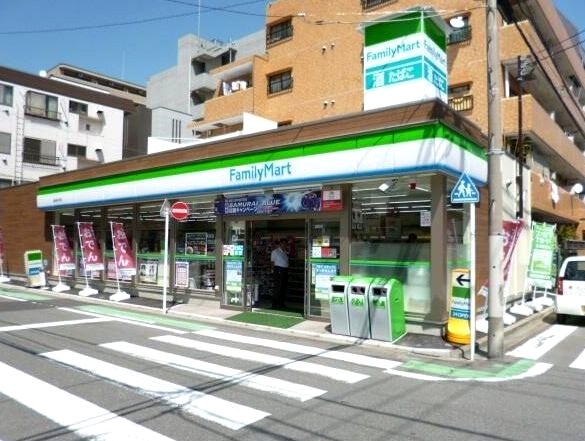 �ե��ߥ꡼�ޡ��Ȳ��Ϳ���ĮŹ ����2ʬ�� 120m